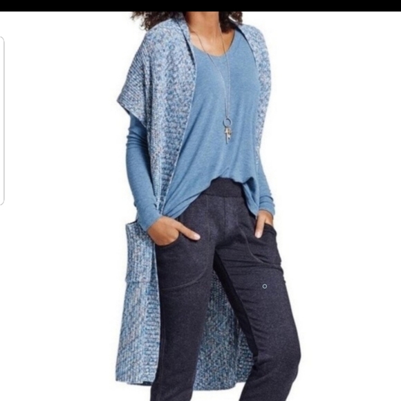 #28 Cabi sleeveless Cardigan - Picture 7 of 9